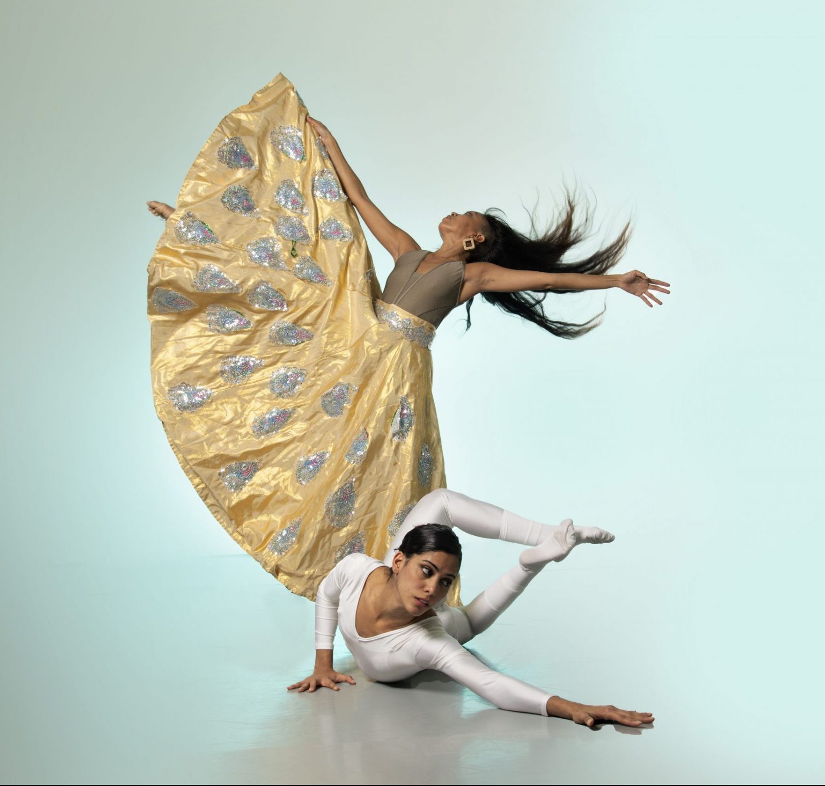 Kun Yang Lin Dancers - photo by Rob Li Photography